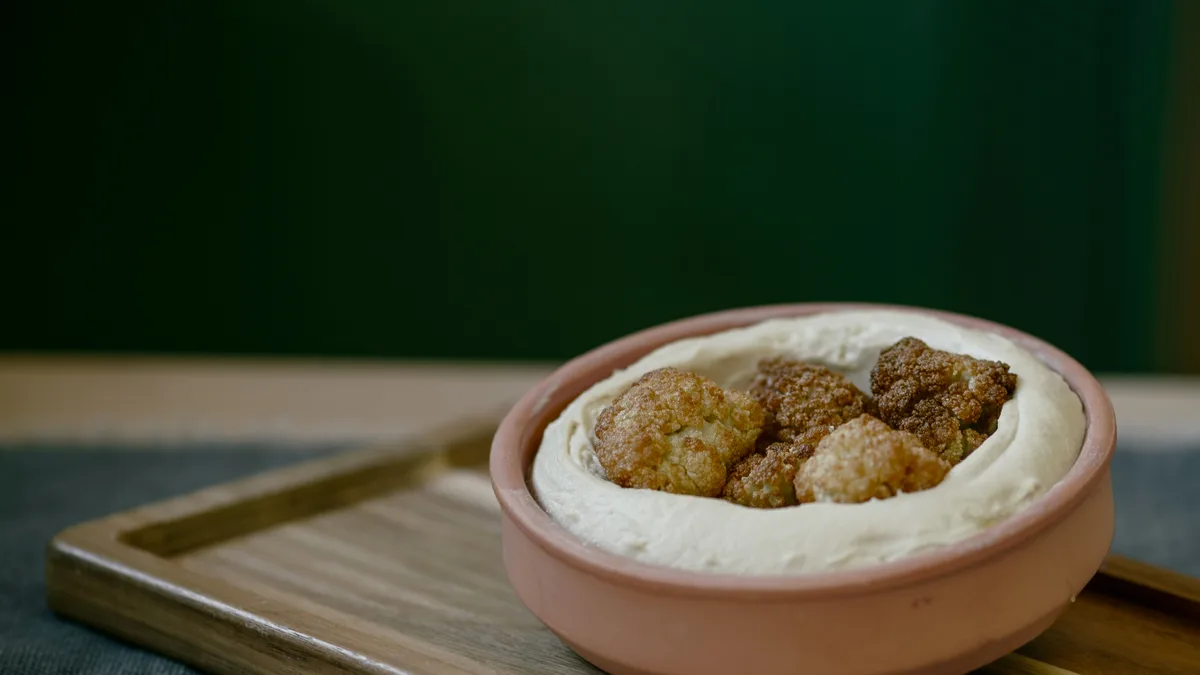 Humus sa karfiolom