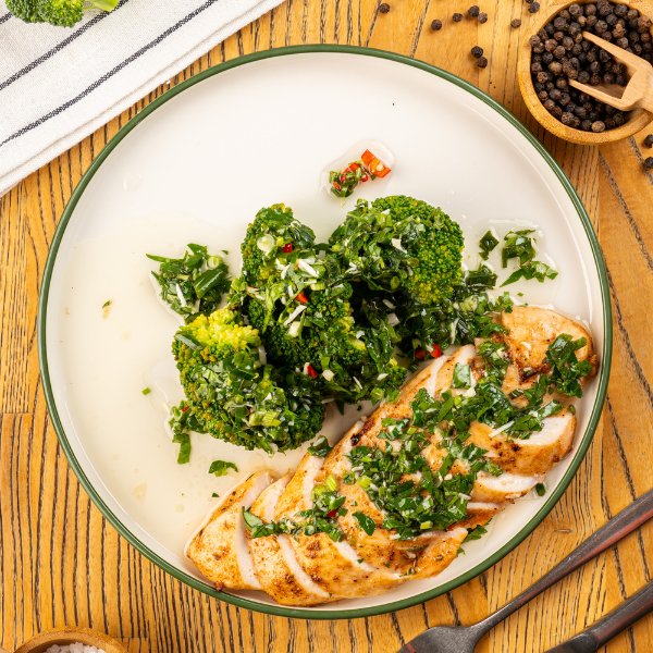 Chicken fillet with broccoli