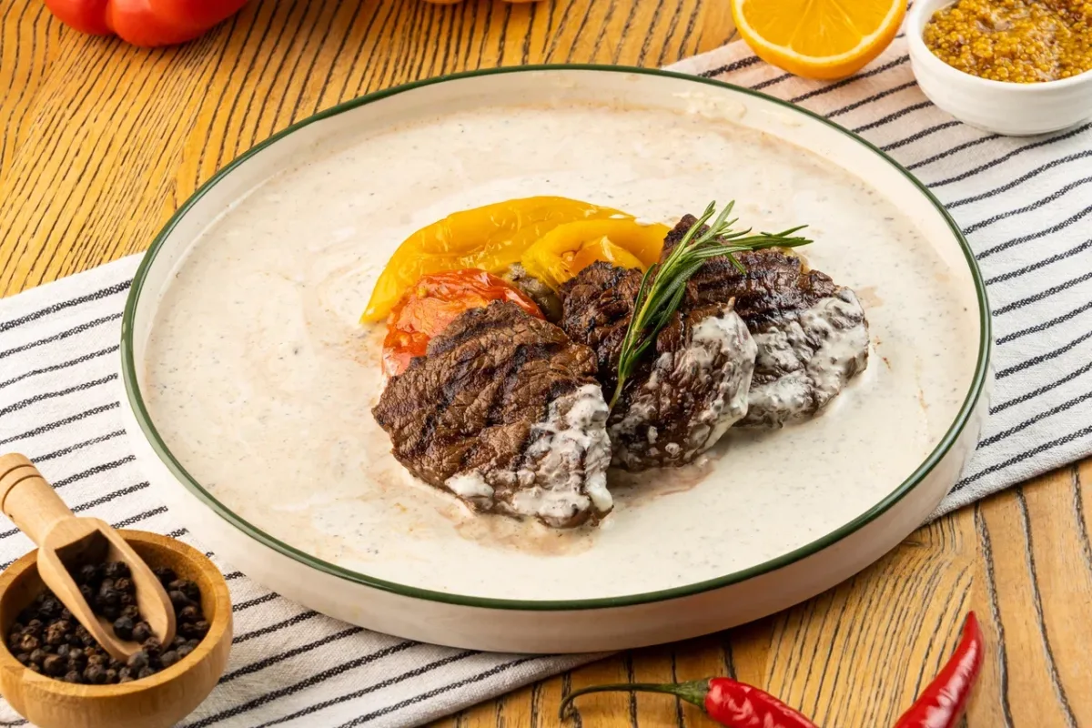 Medallions in truffle sauce