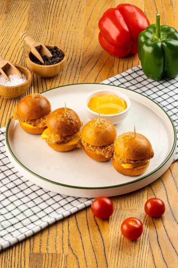 Mini chicken burgers