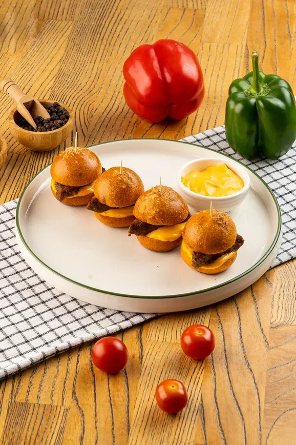 Mini meat burgers