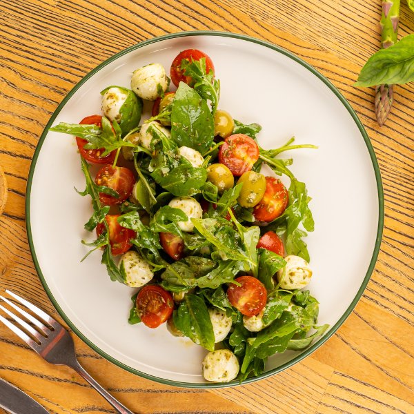 Salad with mozzarella and olives