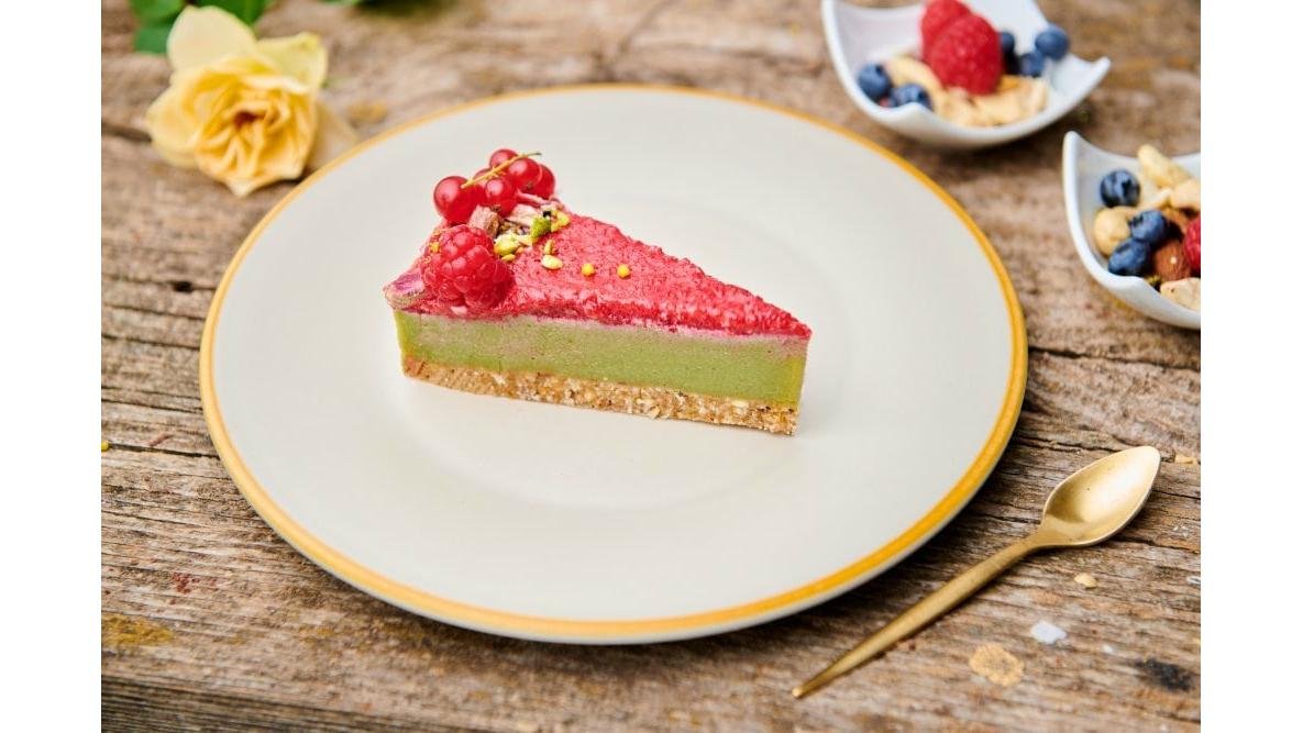 Matcha Raspberry cake
