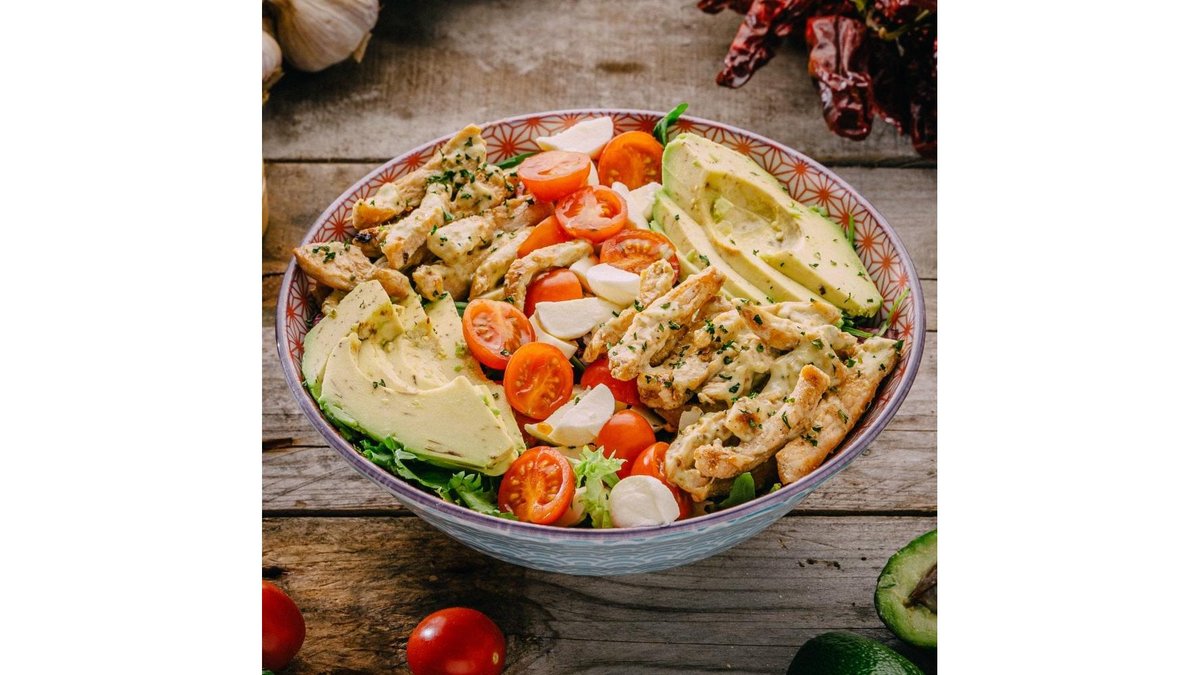 Salată Avocado Chicken Caprese Large