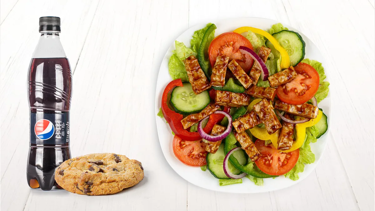BBQ rebrca solata meni