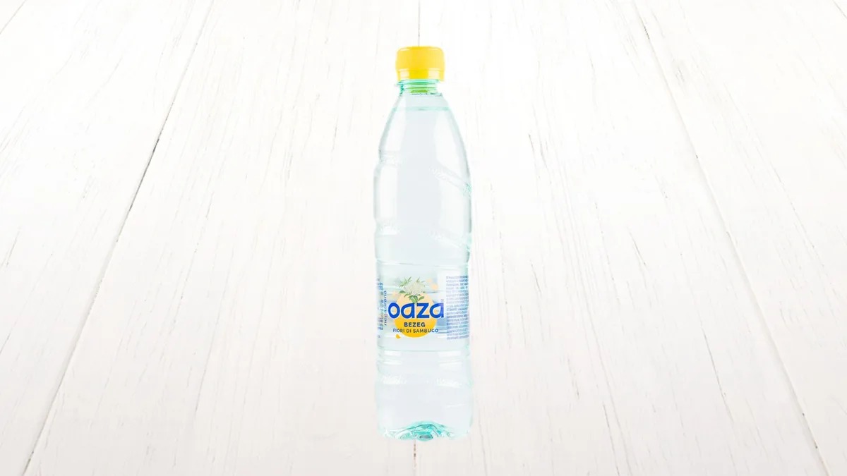 Voda z okusom bezga 0.5 l