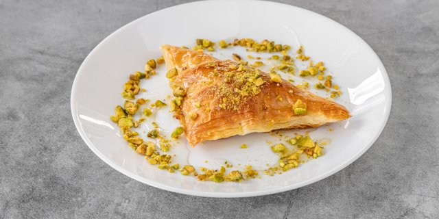 Baklava w/ Walnuts