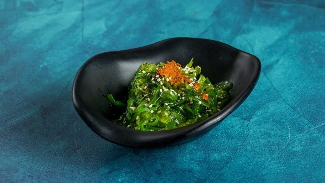 201) Seaweed Salad