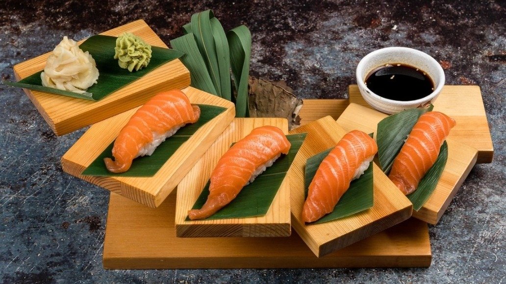 209) Salmon Nigiri