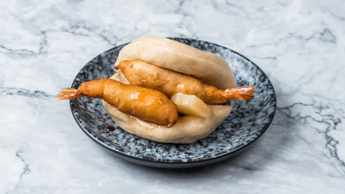 B9) Bao Bun με Γλυκόξινες Γαρίδες