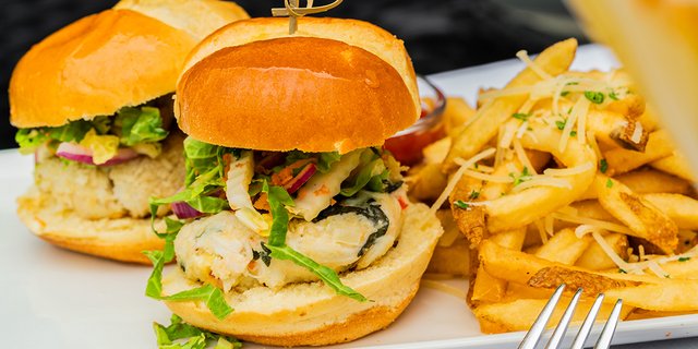 Jumbo Crab Cake Sliders