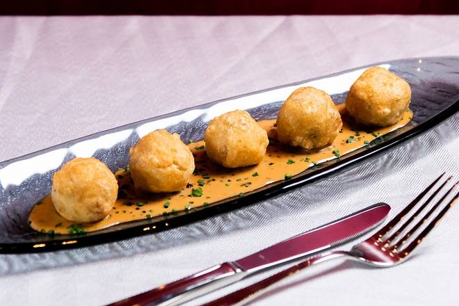 BEEF WELLINGTON BITES