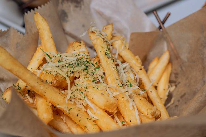 ROASTED GARLIC PARMESAN FRIES