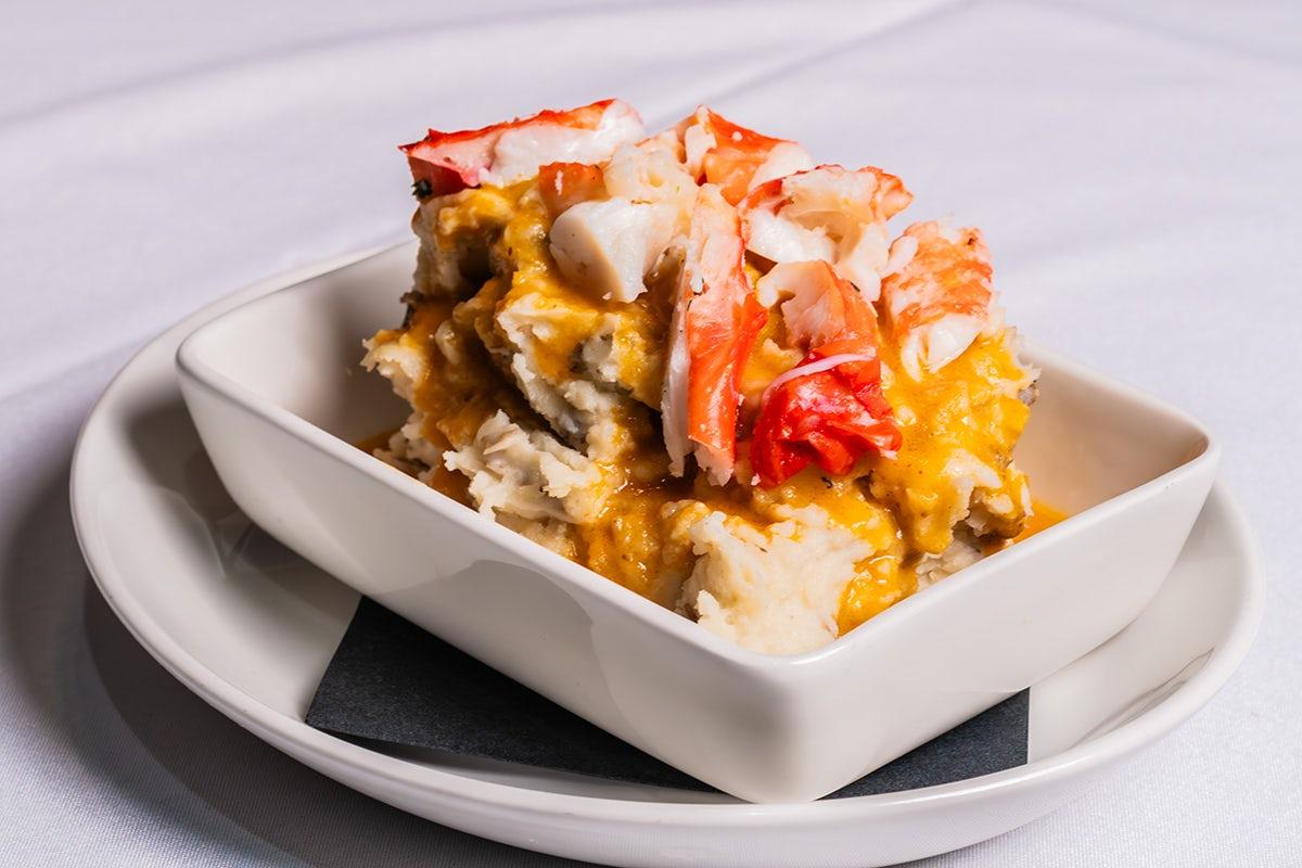 GARLIC MASHED POTATOES WITH LOBSTER