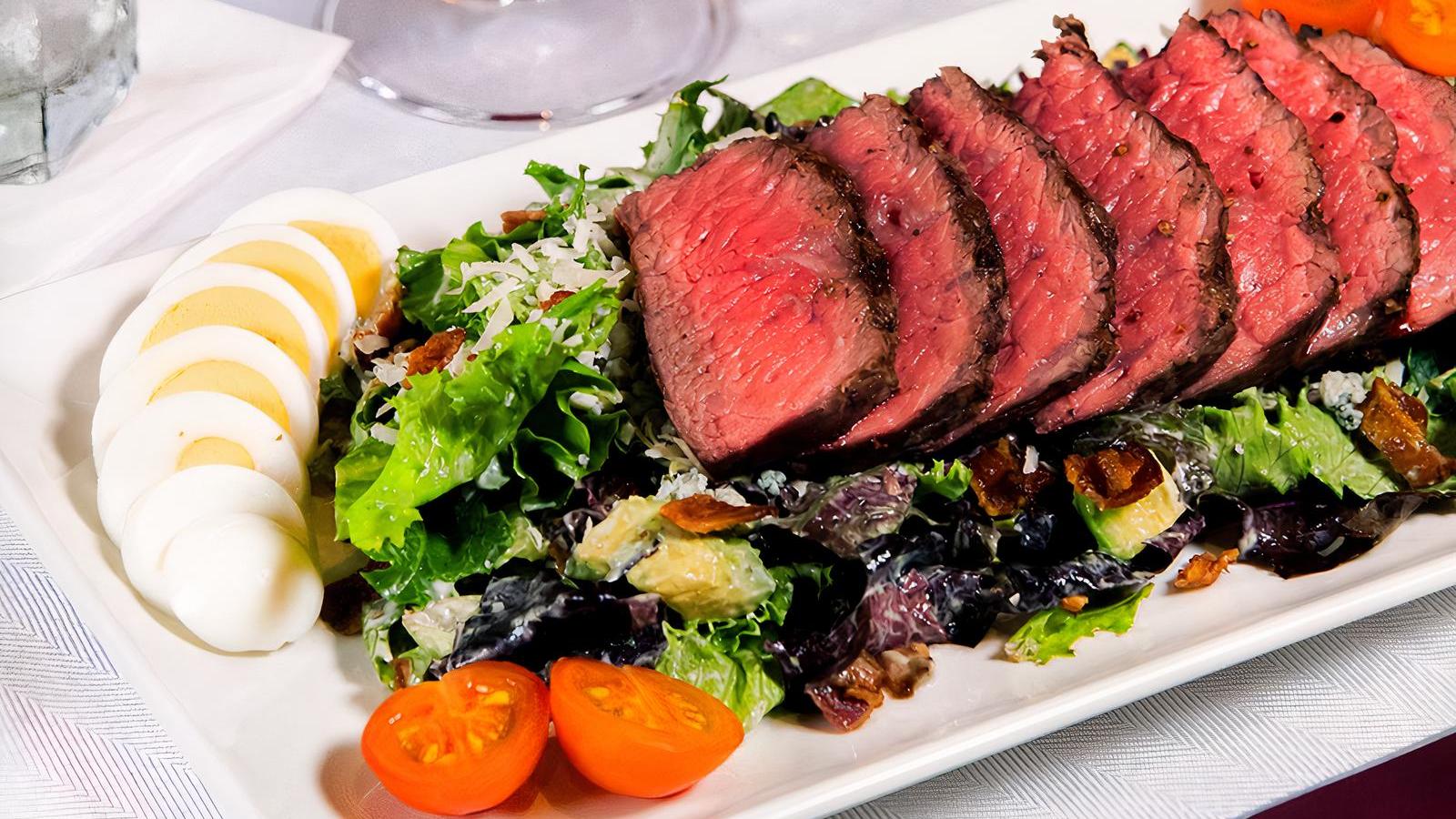 STEAKHOUSE SALAD WITH STEAK
