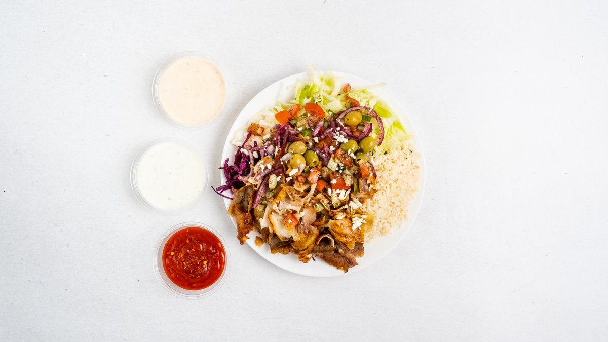 27. Velký talíř kebab s olivami