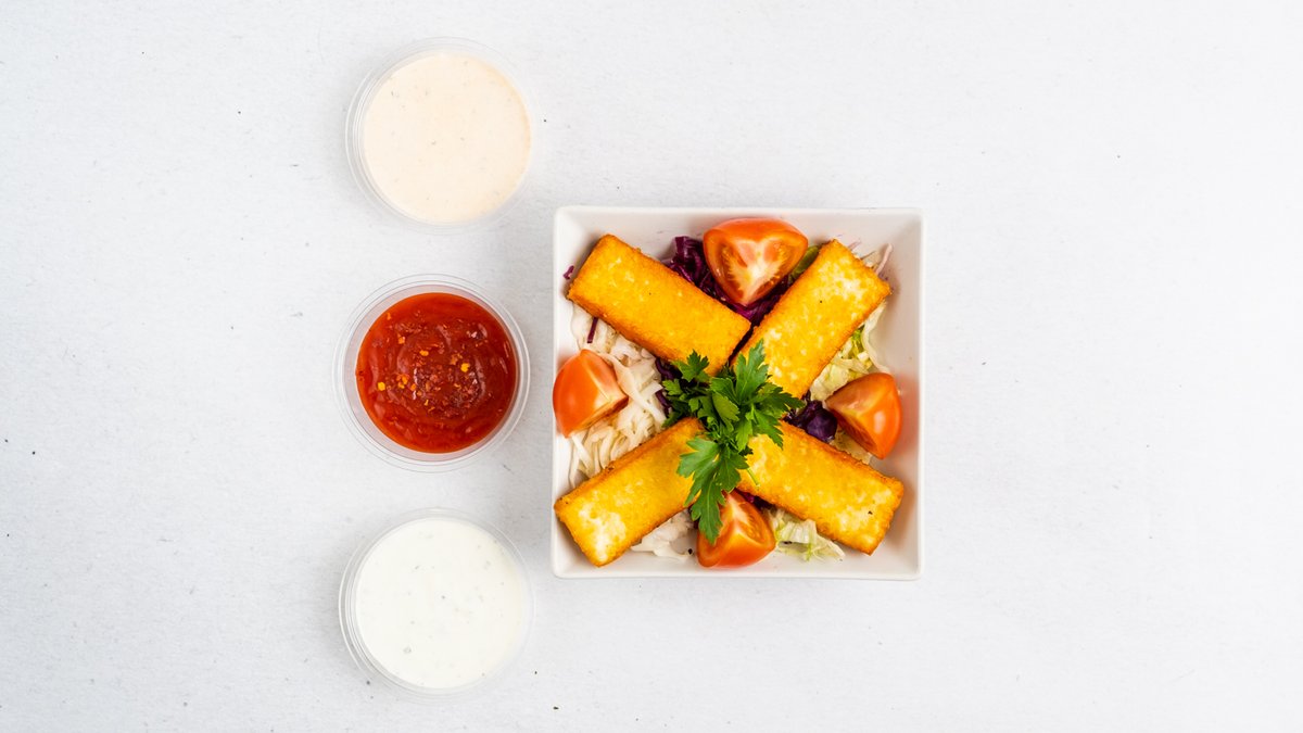 93. Halloumi salát