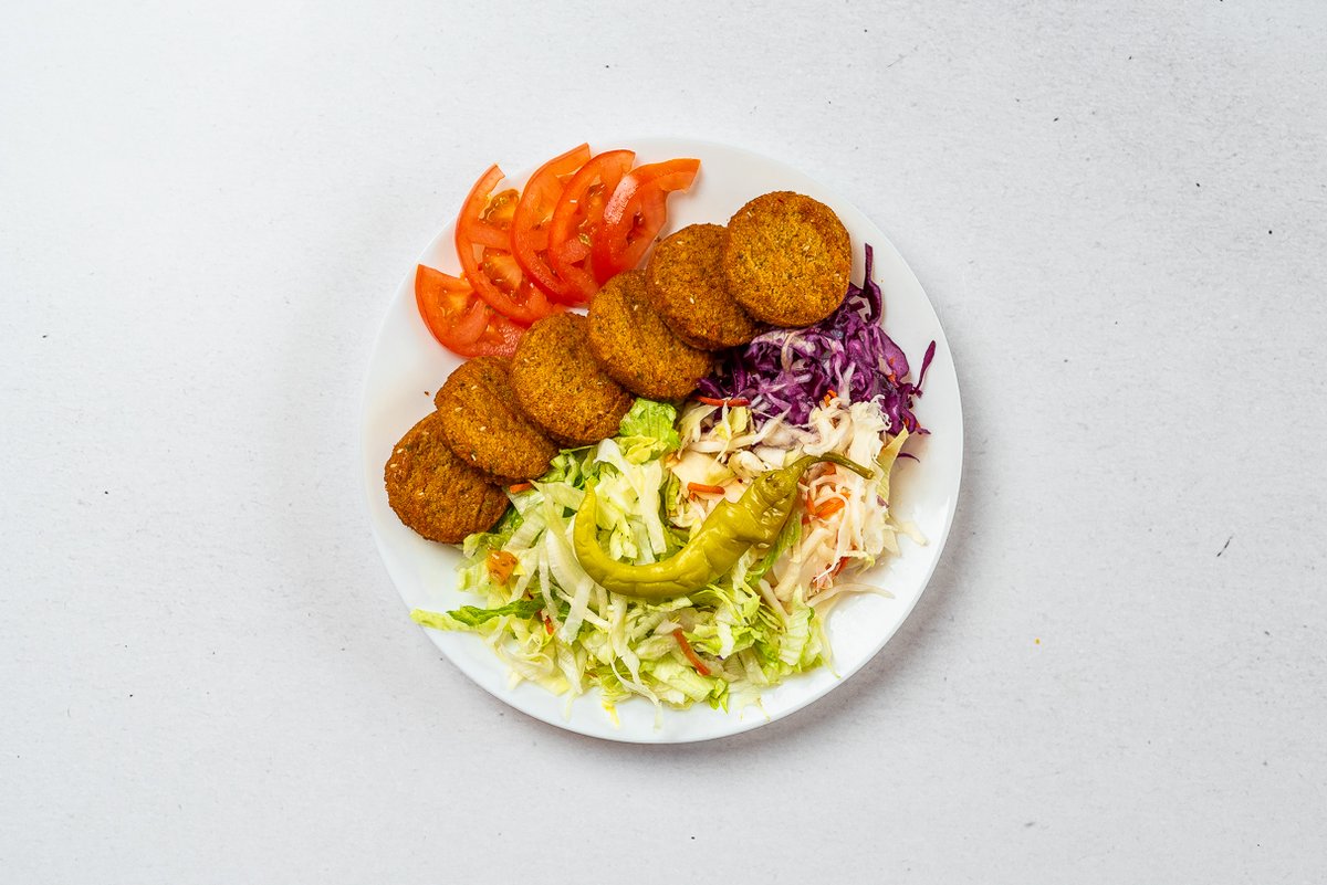 94. Falafel salát