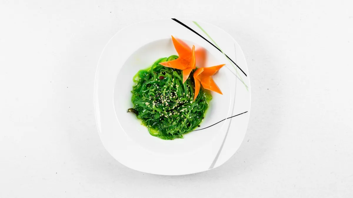 Wakame salát