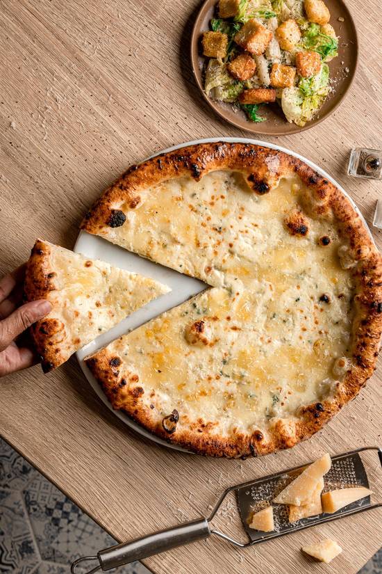 Four Formaggi Pizza (V)