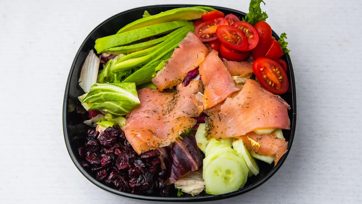 Salata sa lososom
