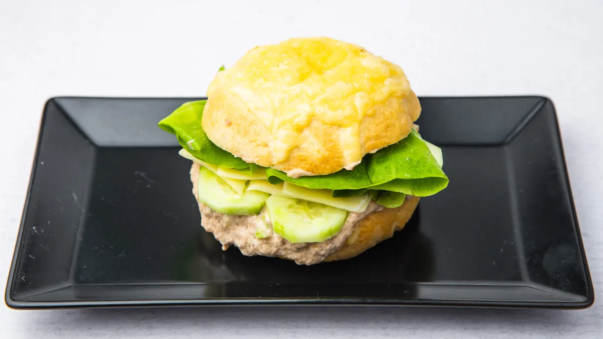 Tuna bagel