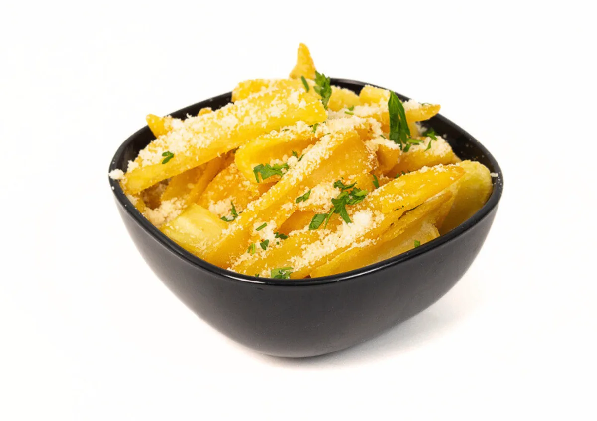 Cartofi prăjiți cu pătrunjel, parmesan și usturoi
