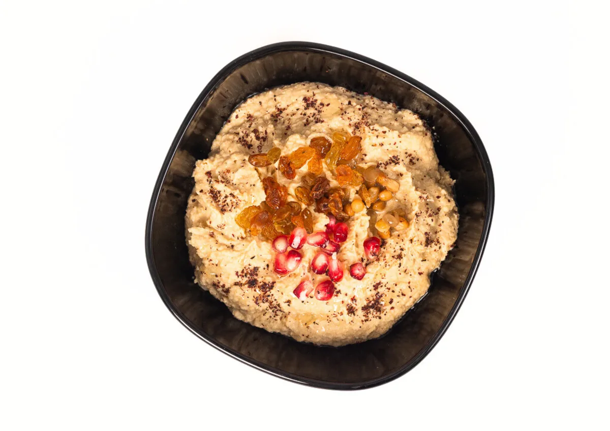Hummus cu linte și rodie