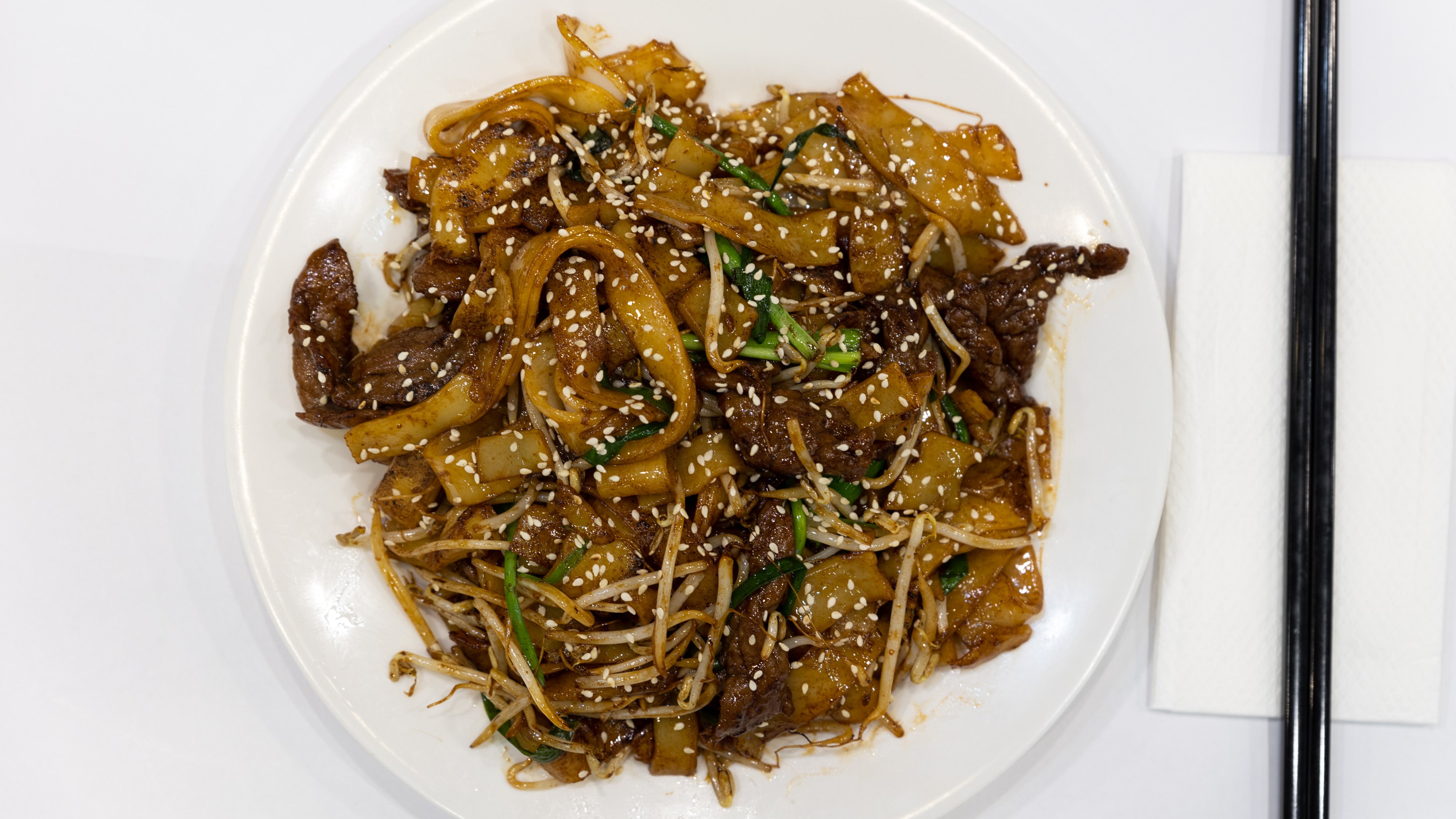 Stir Fried Rice Noodles with Beef