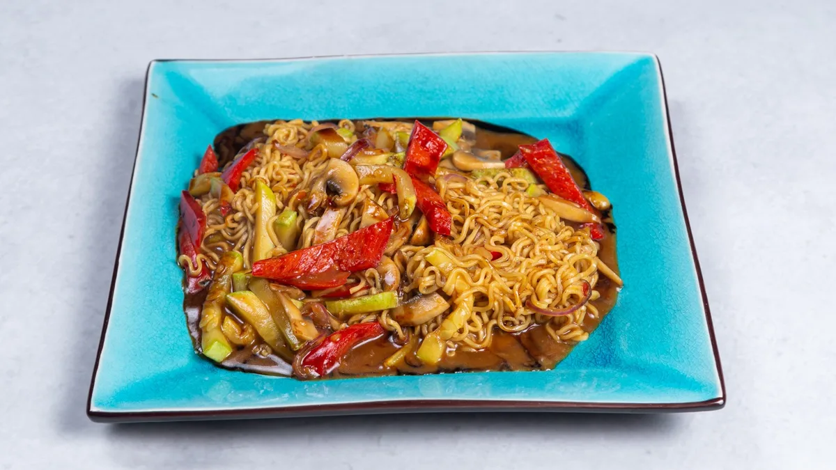 Mie Goreng sa piletinom