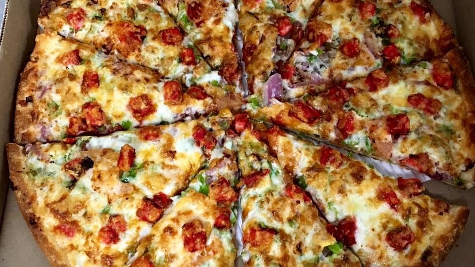 Butter Chicken Special Pizza