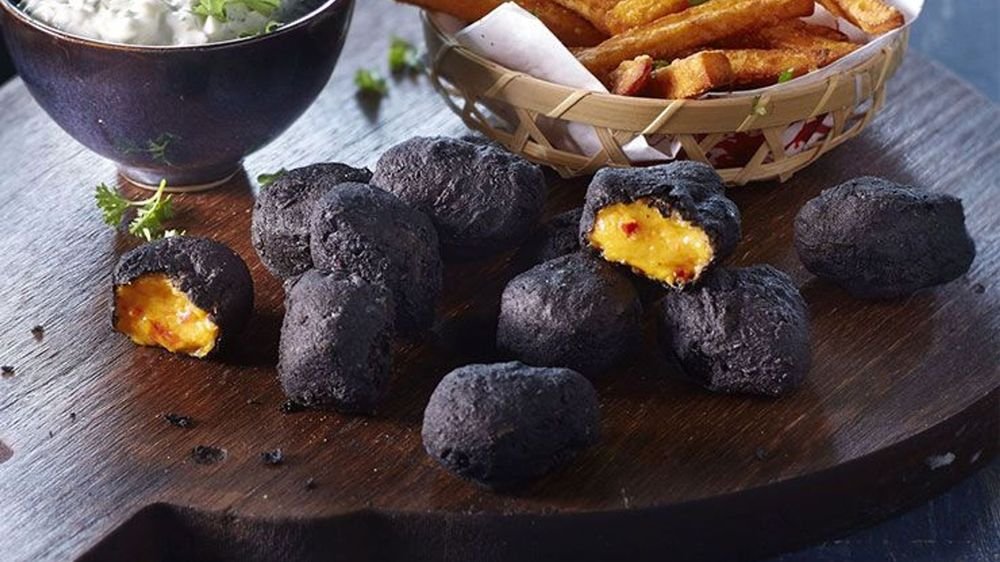 BLACK CHILI CHEESE