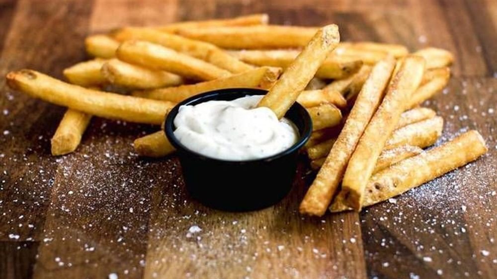 TRUFFLE ROASTED GARLIC MAYO DIP