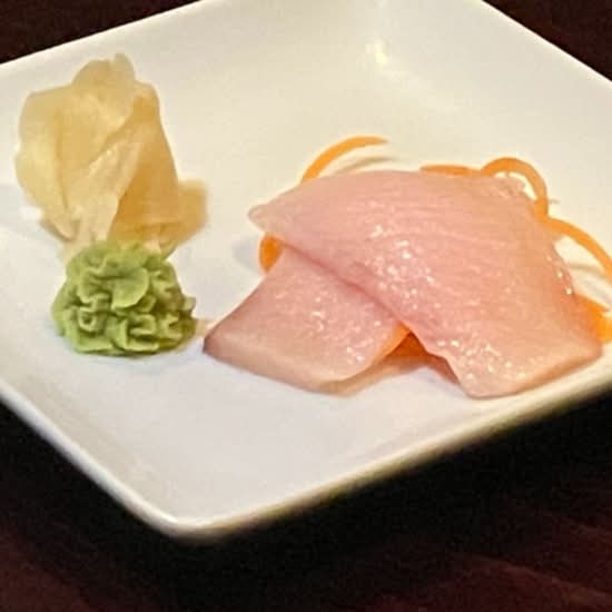 HAMACHI SASHIMI