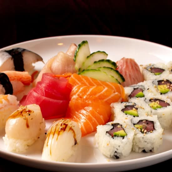 SUSHI SASHIMI COMBINATION
