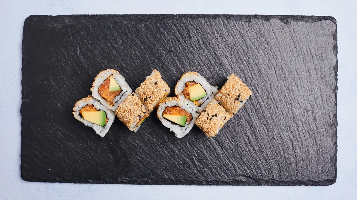 42. Spicy Salmon I-O Maki