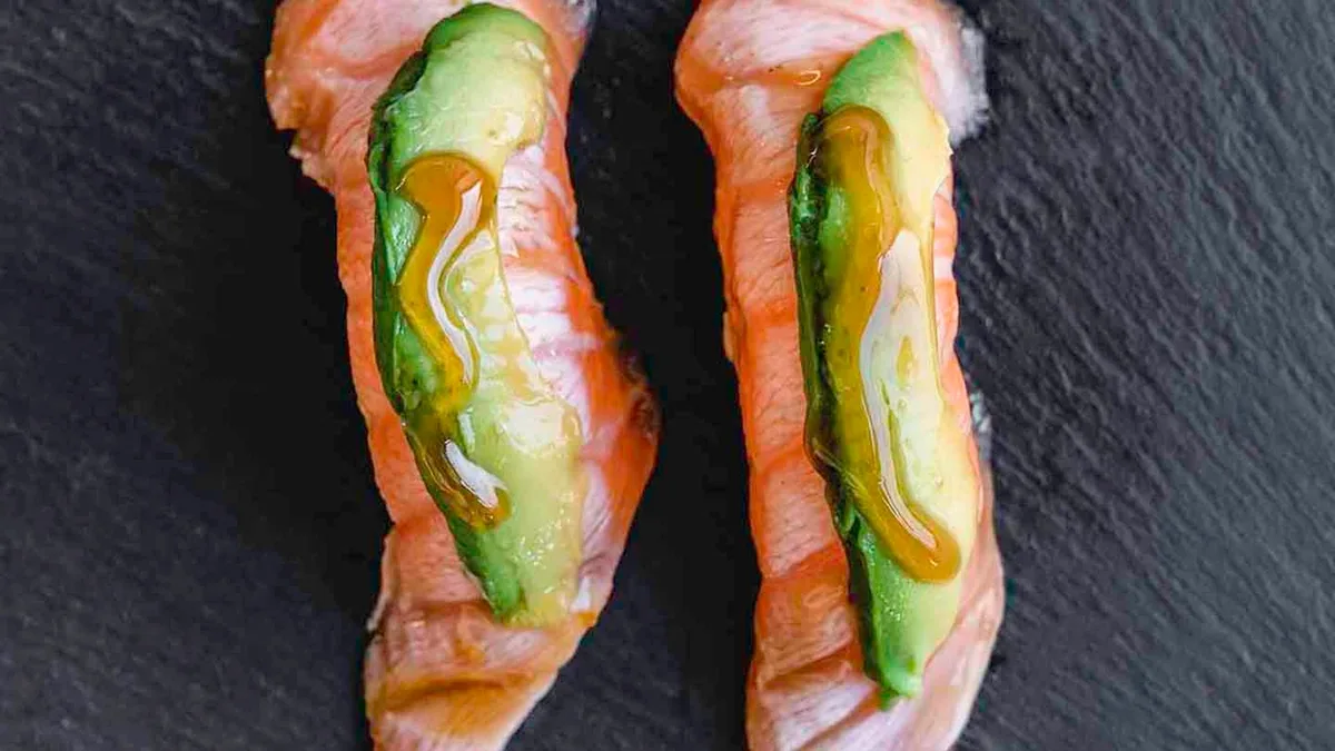 Nigiri laks flambé (2 stk)