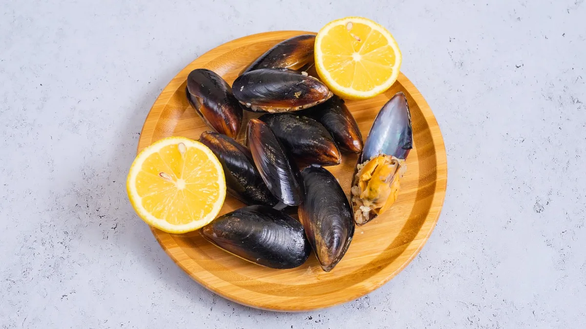 Qara Midye Dolma  (6 ədəd)