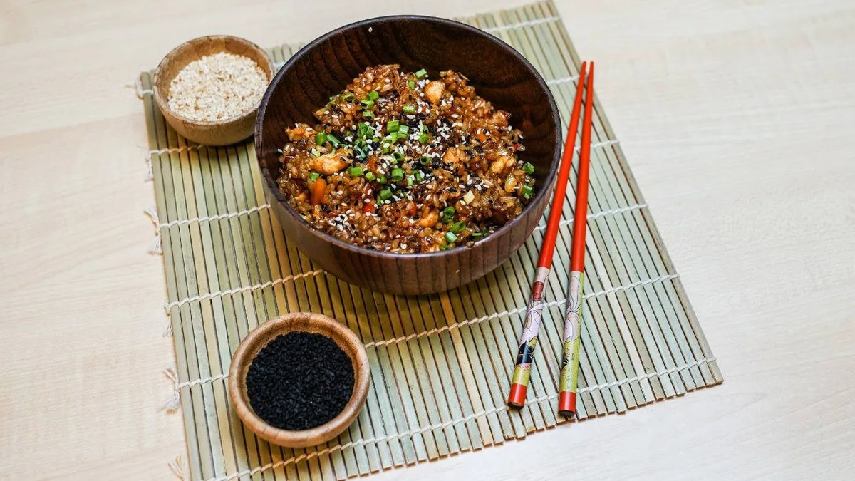 Düyü Teriyaki Toyuq ilə