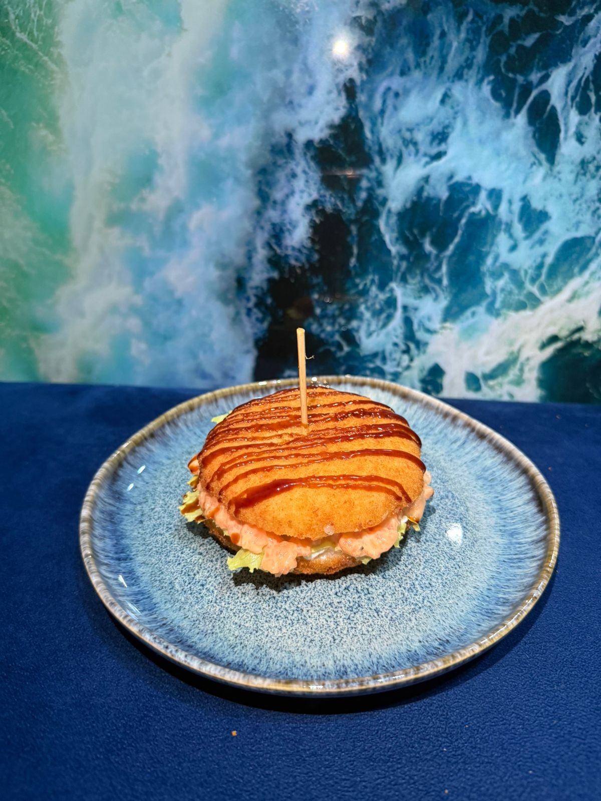 Sushi Baku Burger Unaqi Balığı ilə