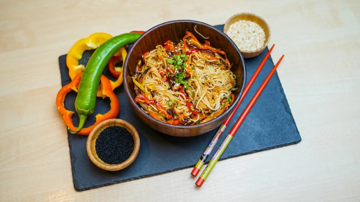 Udon Tərəvəzlər ilə