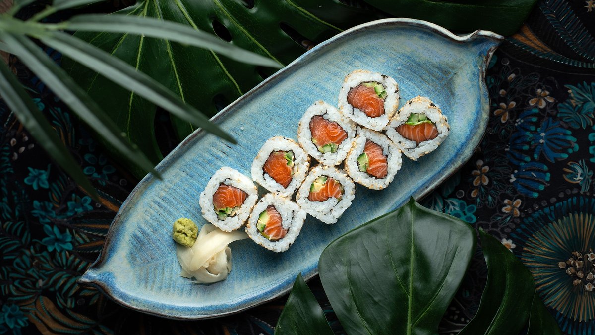 Chili Salmon Uramaki