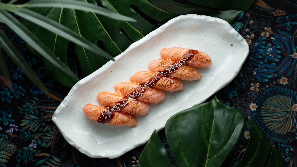 Flambert Laks Nigiri (6 pieces)