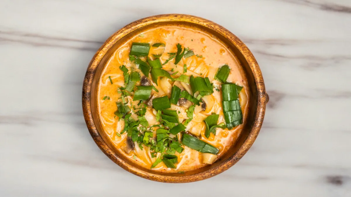 Tom Yum leves csirkével