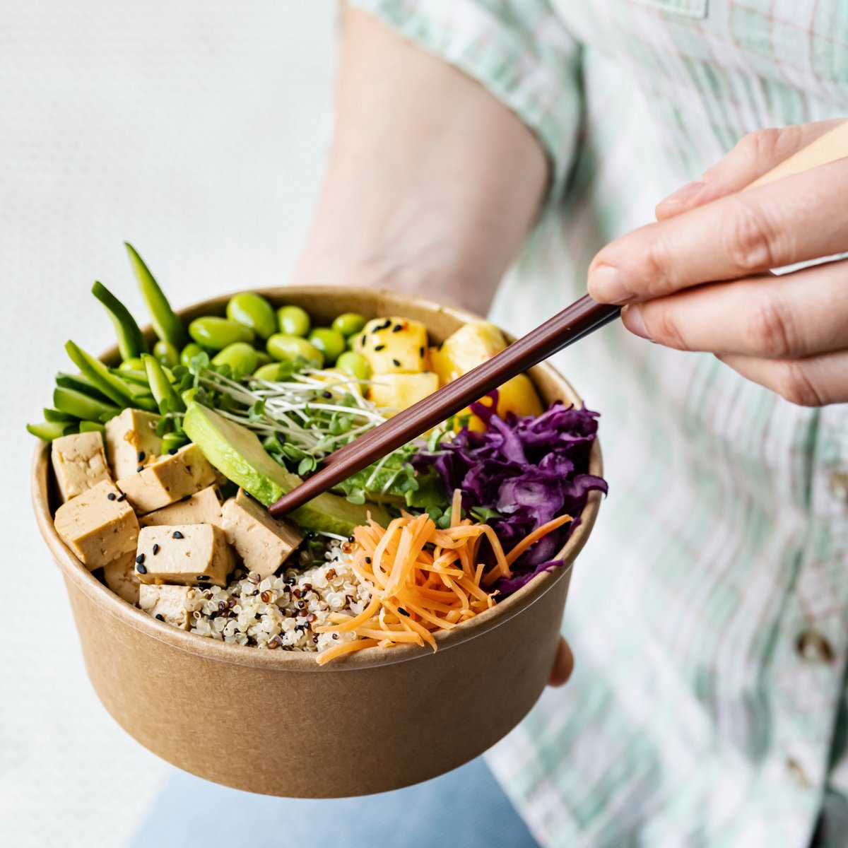 Vegán Poké Bowl rizstészta alappal