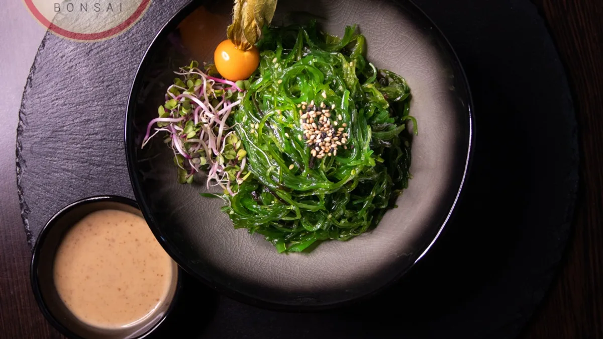 Goma wakame salat