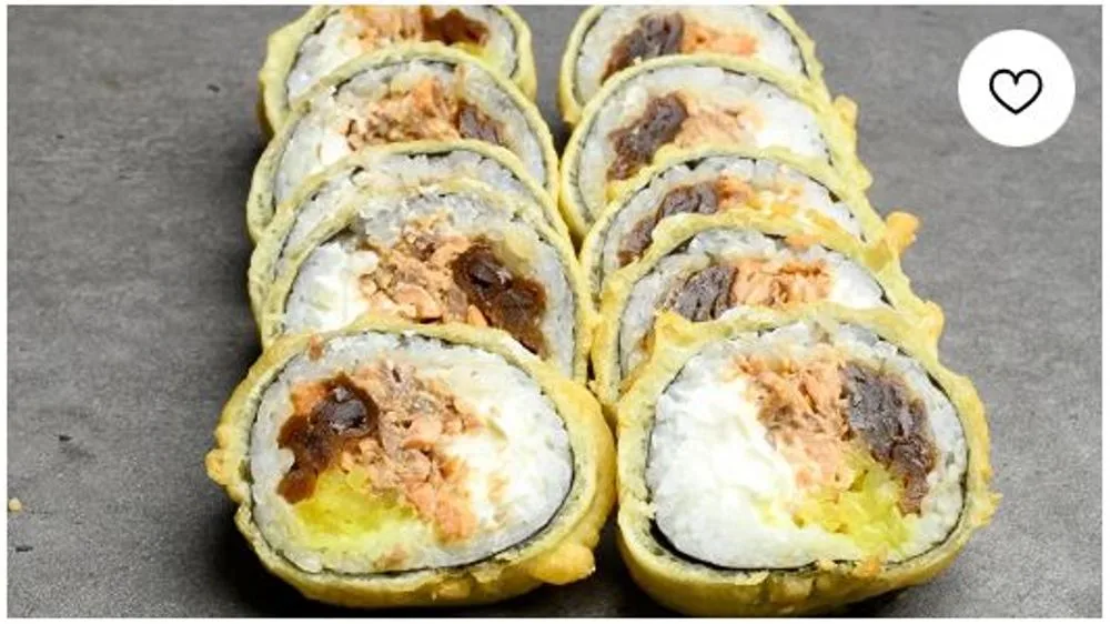 Pieczony łosoś w tempurze (10 sztuk)