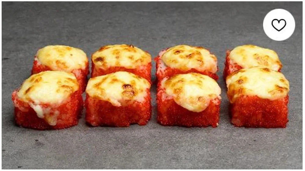 Zapiekany tobiko- tuńczyk (8 sztuk)