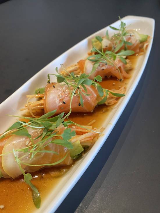 Salmon Sushi Rollito (4pc)