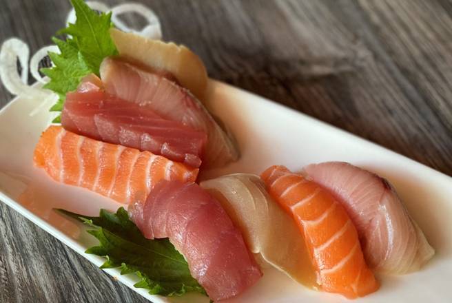 Sushi and Sashimi Combo (8 pcs)